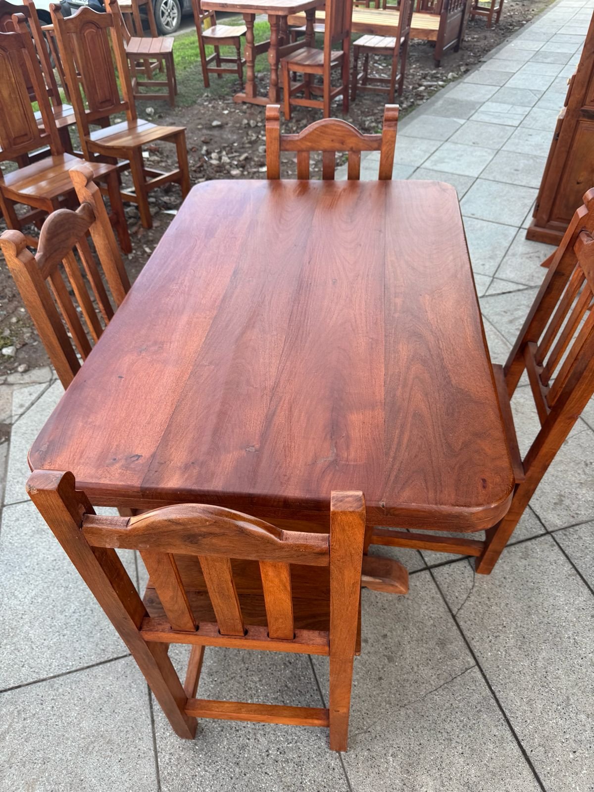 Mesa de 1,20 con 4 sillas