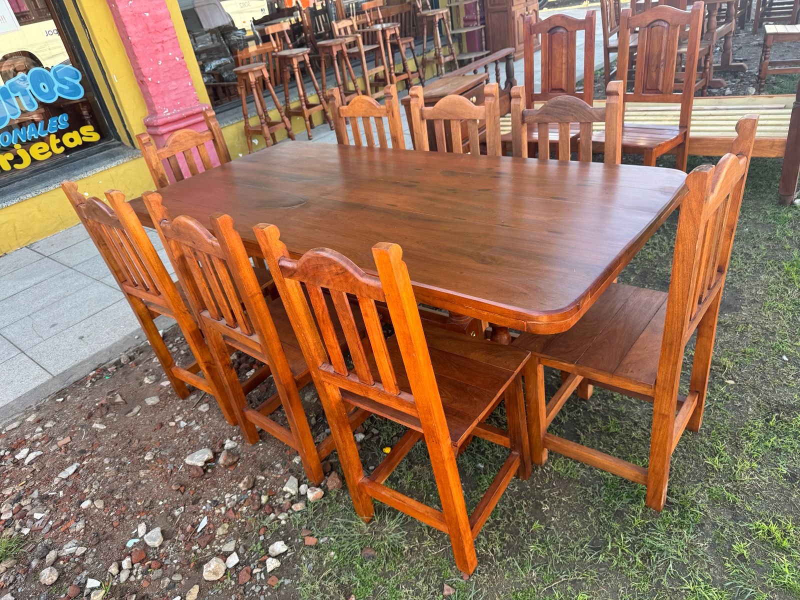 Mesa de 1,80m con 8 sillas